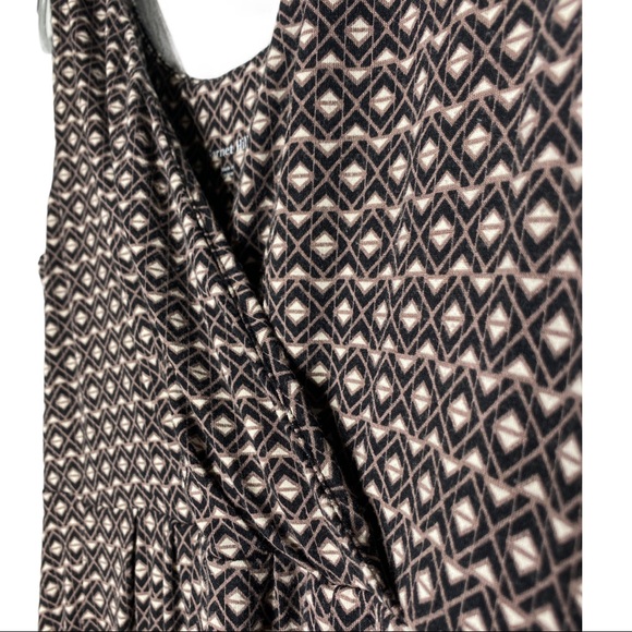 Garnet Hill geometric v-neck midi dress size M - Picture 9 of 10